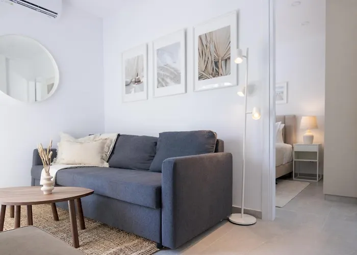 Limnaria 121 Luxury Ivy Flat